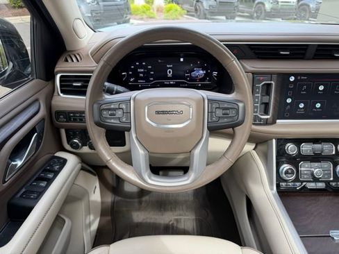 Used 2022 GMC Yukon Denali image 11