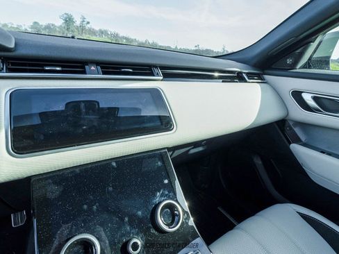 Used 2023 Land Rover Range Rover Velar R-Dynamic S image 47