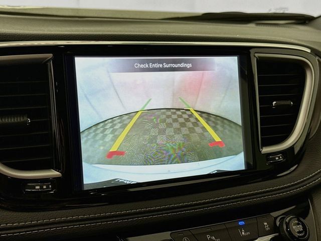 New 2027 Chrysler Pacifica Select FWD image 13