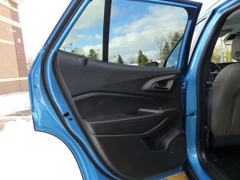 Used 2025 Chevrolet Trax ACTIV w/ Driver Confidence Package image 35