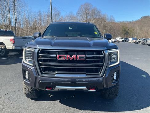 Used 2023 GMC Yukon XL AT4 image 2