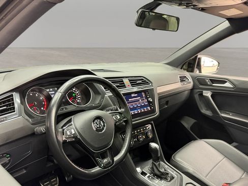 Used 2021 Volkswagen Tiguan SE R-Line FWD image 16