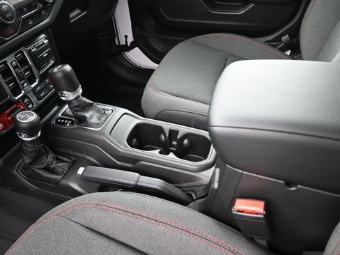 New 2026 Jeep Wrangler Unlimited Rubicon image 31