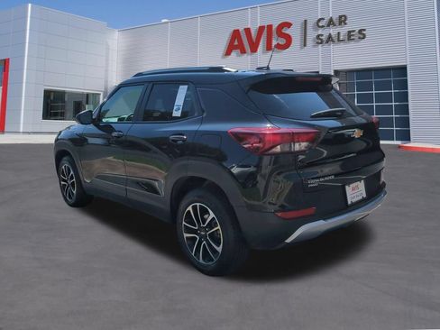 Used 2025 Chevrolet TrailBlazer LT AWD/4WD image 9