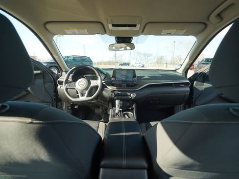 Used 2024 Nissan Altima 2.5 SV image 24