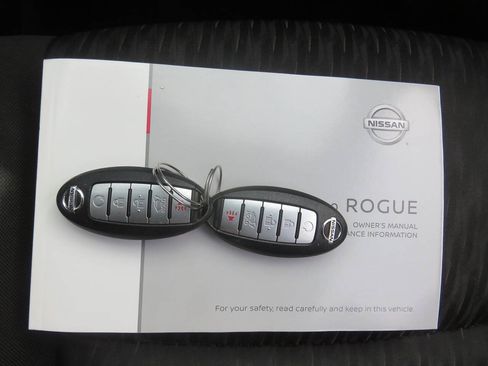 Used 2020 Nissan Rogue SV w/ Premium Package AWD/4WD image 39