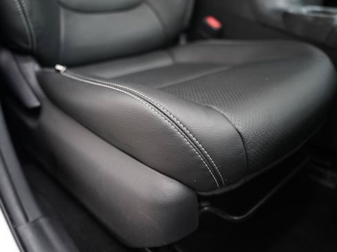 Used 2021 Toyota RAV4 LE AWD/4WD image 29