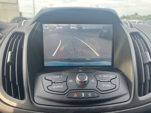 Used 2016 Ford Escape SE w/ SE Leather Comfort Package AWD/4WD image 9