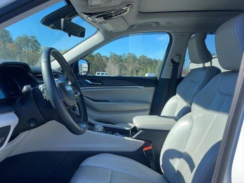 Certified 2023 Jeep Grand Cherokee L Overland w/ Advanced Protech Group III image 13