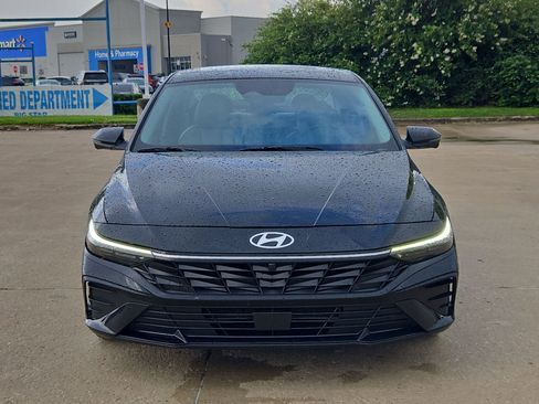 Used 2024 Hyundai Elantra Limited FWD image 9