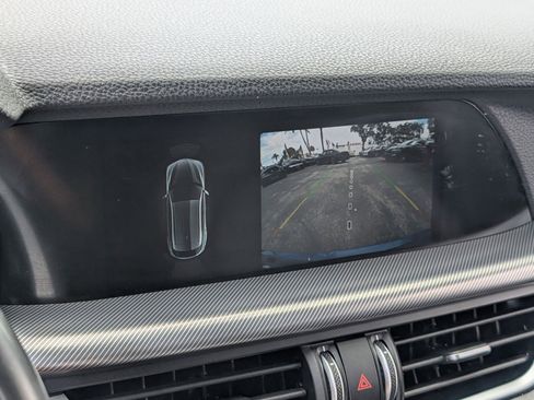 Used 2022 Alfa Romeo Stelvio Veloce image 24