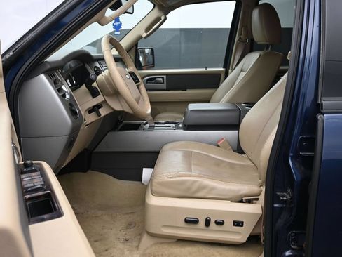 Used 2014 Ford Expedition EL XLT w/ Equipment Group 202A AWD/4WD image 18