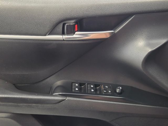 Used 2020 Toyota Camry SE FWD image 27
