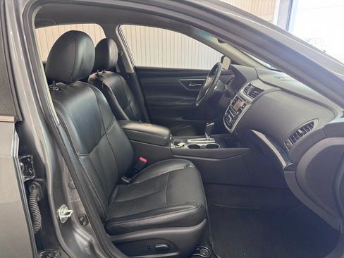 Used 2017 Nissan Altima 2.5 SL FWD image 10