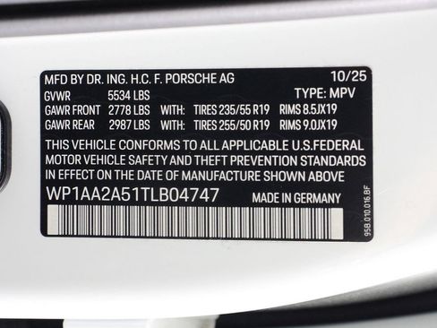 Certified 2026 Porsche Macan AWD/4WD image 19