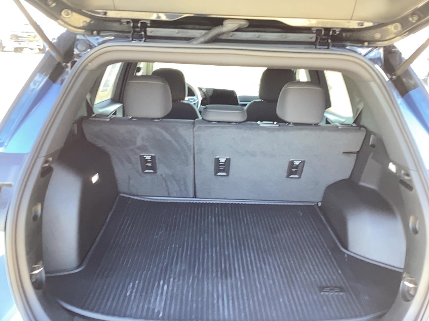 Used 2026 Chevrolet Equinox LT w/ Safety and Technology Package FWD image 5