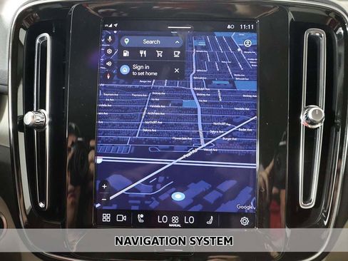 Used 2024 Volvo XC40 B5 Plus w/ Protection Package Premier image 3