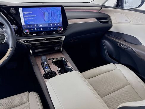 Certified 2024 Lexus RX 350 AWD w/ Convenience Package image 25