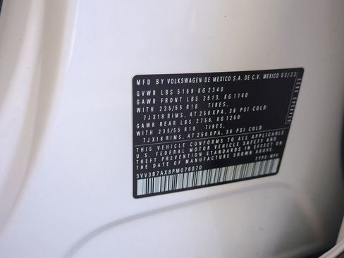 Used 2023 Volkswagen Tiguan SE image 30