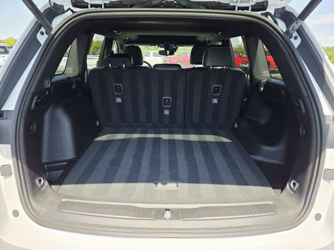 Used 2024 Jeep Grand Cherokee Altitude image 15