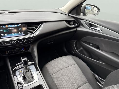 Used 2018 Buick Regal Preferred w/ Sights and Sounds Package image 13