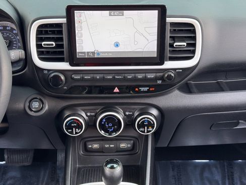 Used 2022 Hyundai Venue Limited w/ Cargo Package image 23