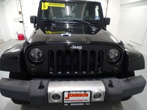 Used 2013 Jeep Wrangler Unlimited Sahara w/ Dual Top Group AWD/4WD image 21
