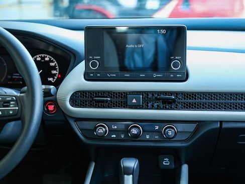 Used 2025 Honda HR-V LX image 17