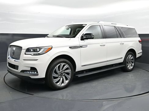 Used 2023 Lincoln Navigator L Reserve AWD/4WD image 1