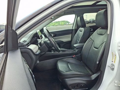 Certified 2022 Jeep Compass Limited w/ Elite Group AWD/4WD image 13