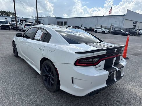 Used 2019 Dodge Charger R/T w/ Blacktop Package RWD image 6
