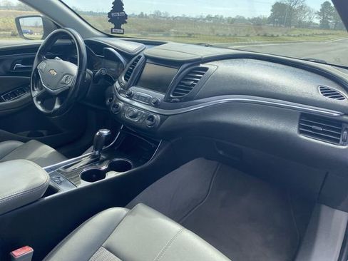 Used 2018 Chevrolet Impala LT image 15
