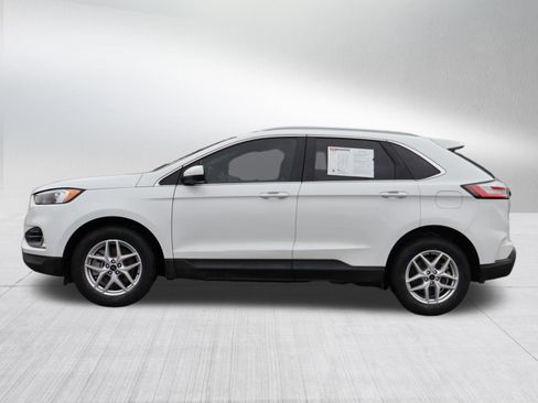 Used 2023 Ford Edge SEL w/ Convenience Package image 4