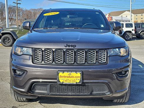 Used 2020 Jeep Grand Cherokee Altitude image 2