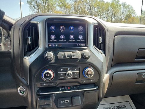 Used 2021 Chevrolet Silverado 2500 LT w/ Convenience Package image 17