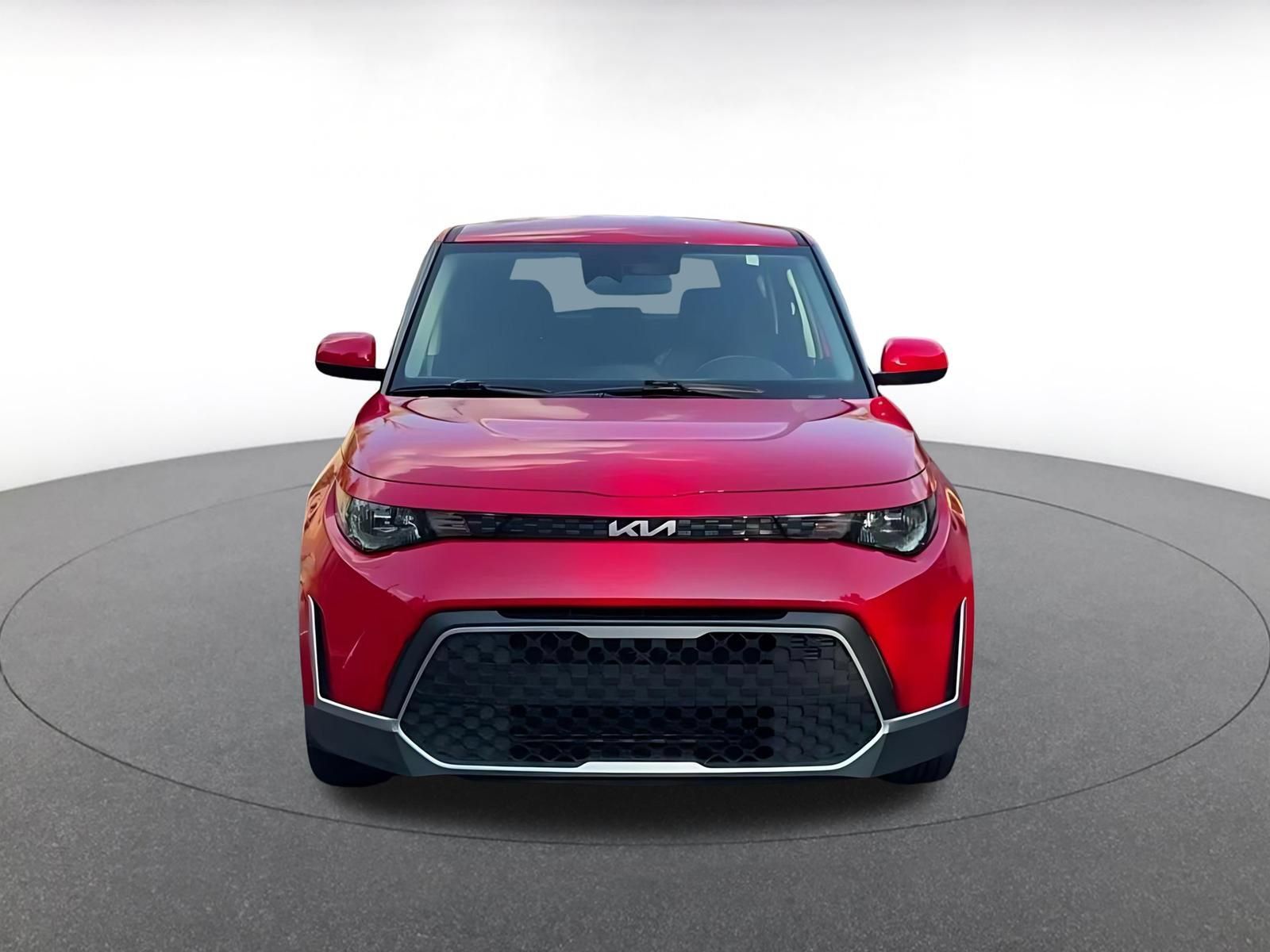 Used 2025 Kia Soul LX w/ LX Technology Package FWD image 4