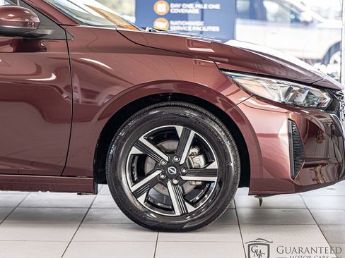 Used 2024 Nissan Sentra SV FWD image 11