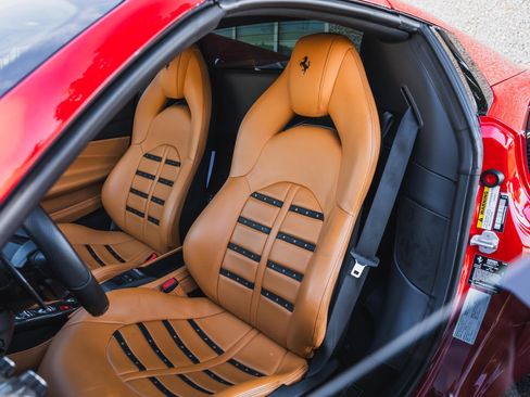Used 2021 Ferrari F8 Tributo RWD image 83