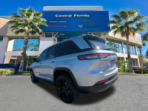 New 2025 Jeep Grand Cherokee Limited w/ Black Appearance Package RWD image 7