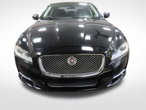 Used 2015 Jaguar XJ image 8