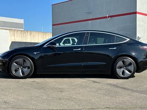 Used 2020 Tesla Model 3 Long Range image 9