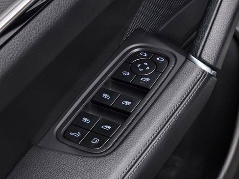 Used 2023 Porsche Cayenne Platinum Edition image 12