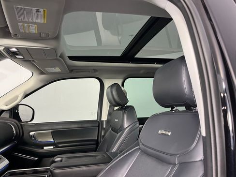 Used 2025 Ford Expedition Platinum AWD/4WD image 26