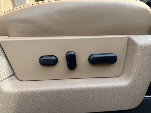 Used 2011 Ford F150 Lariat w/ Lariat Plus Pkg image 31