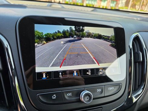 Used 2023 Chevrolet Equinox RS image 18