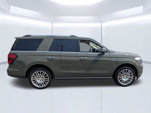 Used 2024 Ford Expedition Limited RWD image 3