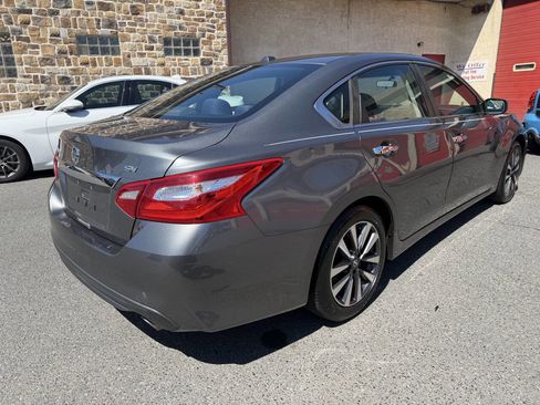 Used 2017 Nissan Altima 2.5 SV image 6