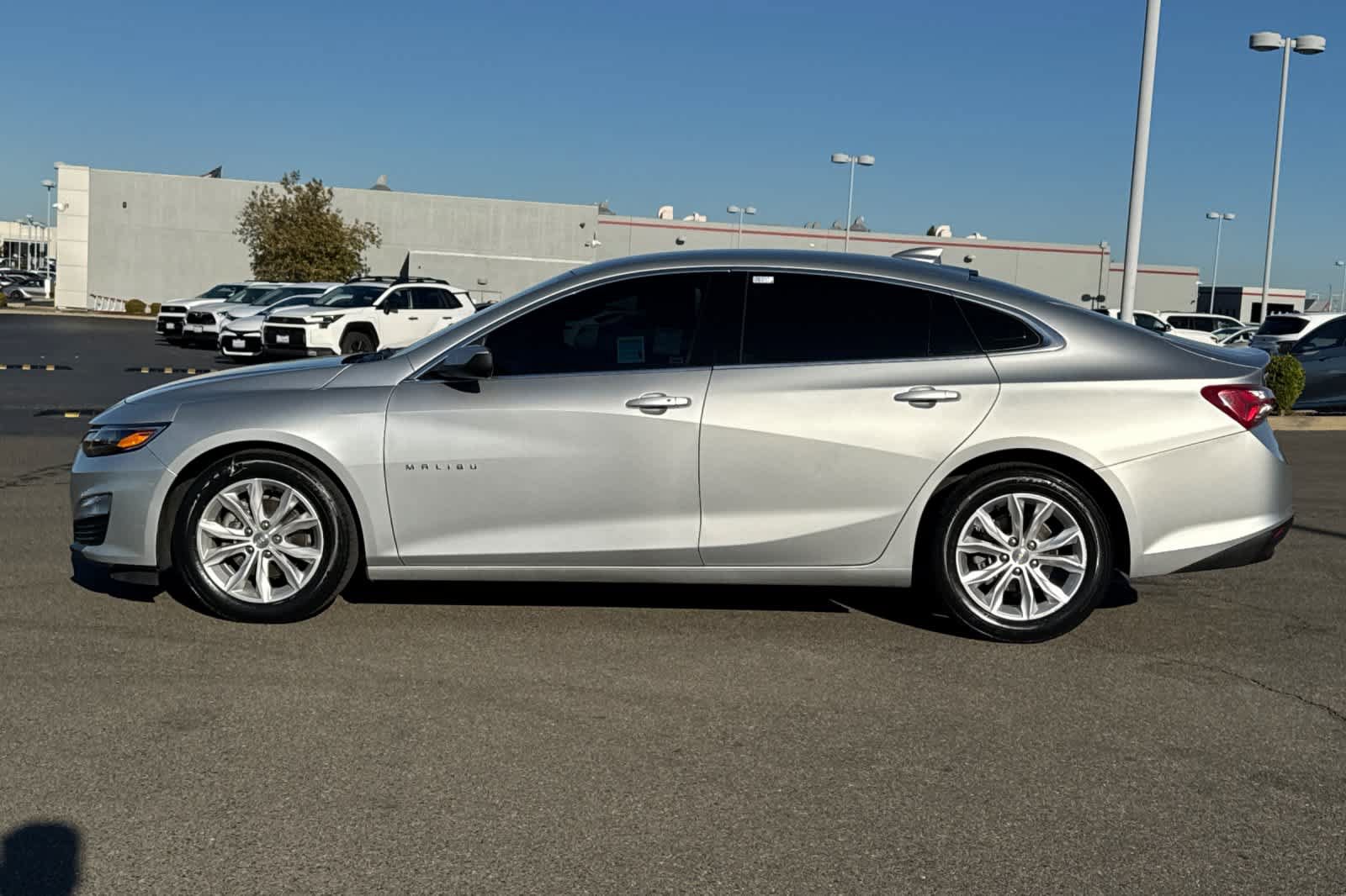 Used 2020 Chevrolet Malibu LT FWD image 9
