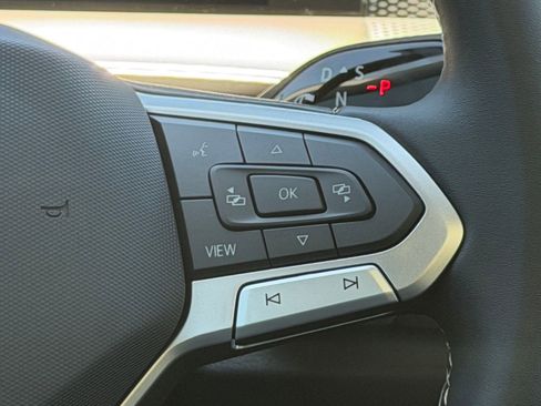 New 2026 Volkswagen Tiguan SE FWD image 21