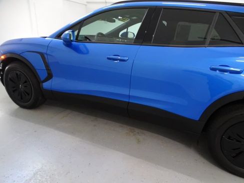Certified 2025 Chevrolet Blazer EV LT AWD/4WD image 17